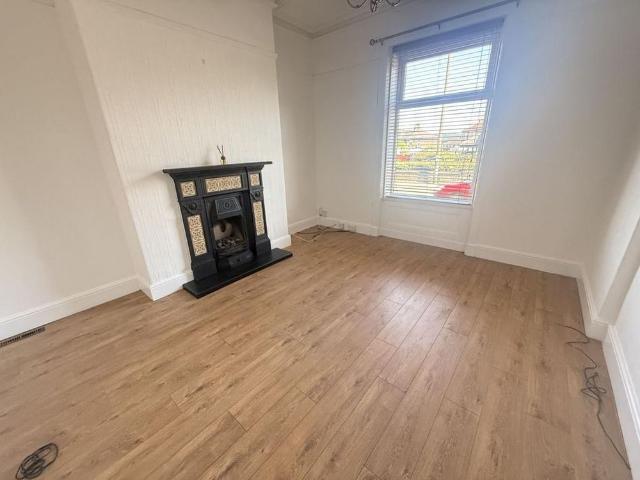 House for rent in Ainley Top, West Yorkshire