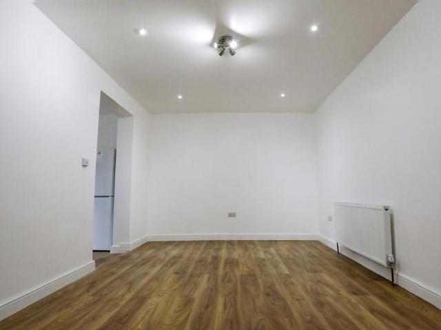 House for rent in London Borough of Merton, Mitcham