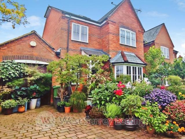 House for rent in West End, Heol-las