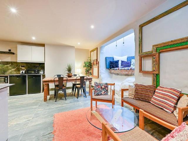 House for rent in London Borough of Hounslow, Greater London