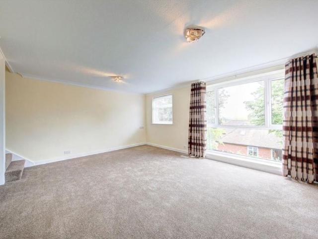 House for rent in London Borough of Merton, Raynes Park