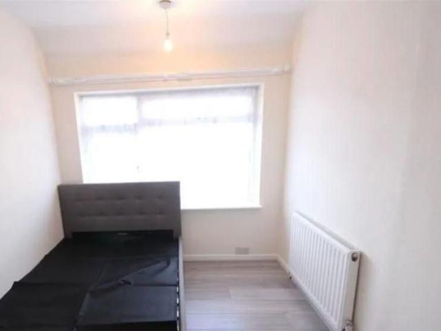 House for rent in London Borough of Barking and Dagenham, Greater London