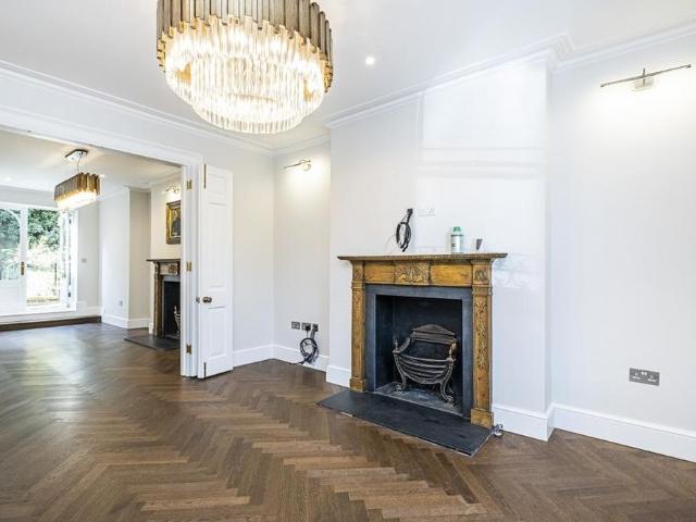 House for rent in Brompton, Greater London