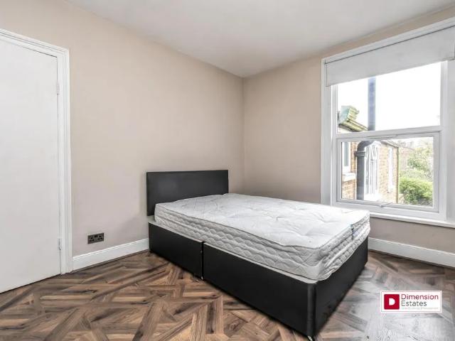 House for rent in Clapton Park, Greater London