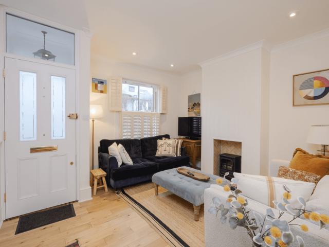 House for rent in London Borough of Merton, Raynes Park