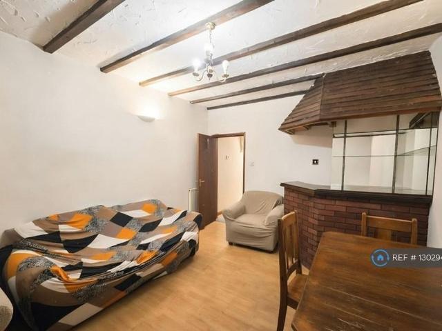 House for rent in Newtown, Reading
