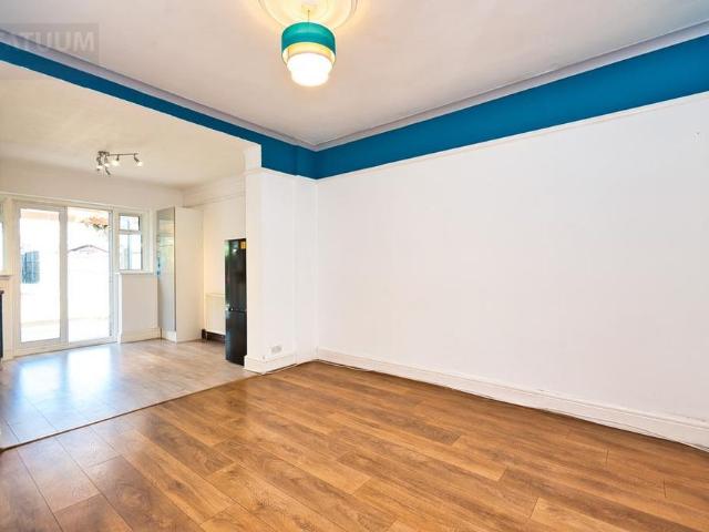 House for rent in Gants Hill, Greater London