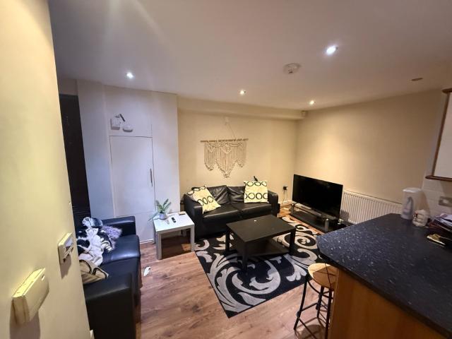 House for rent in Beckett Park, Headingley