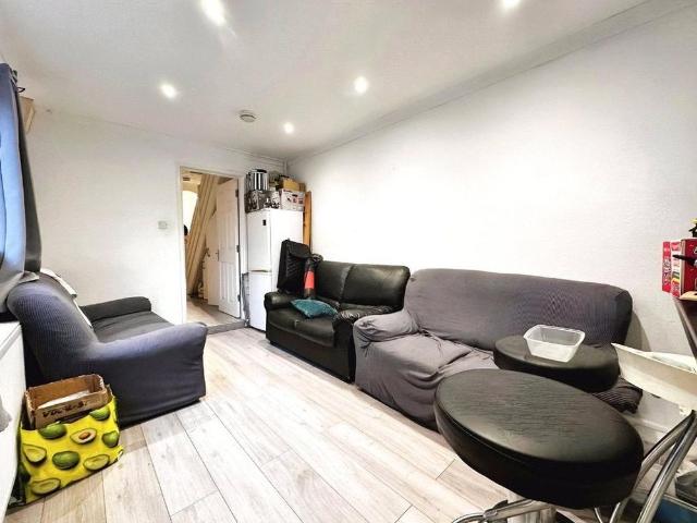 House for rent in The Polygon, City Of Southampton