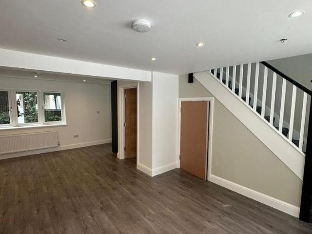 House for rent in Lower Edmonton, Cat Hill