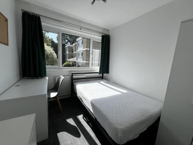 House for rent in Hales Place, The Bridge