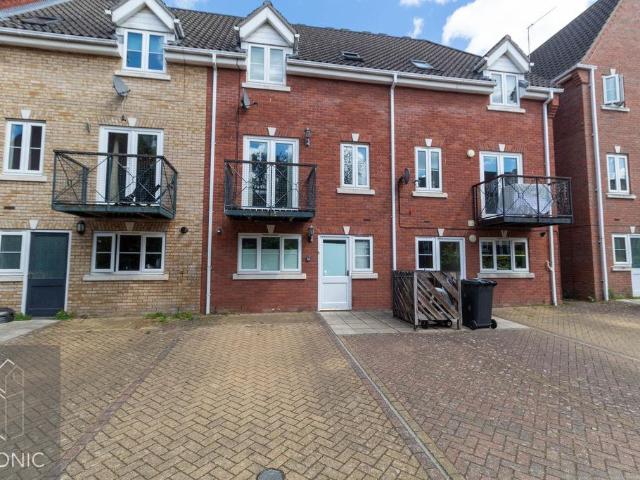 House for rent in New Catton, East Bank