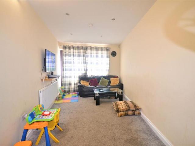 House for rent in London Borough of Redbridge, Greater London