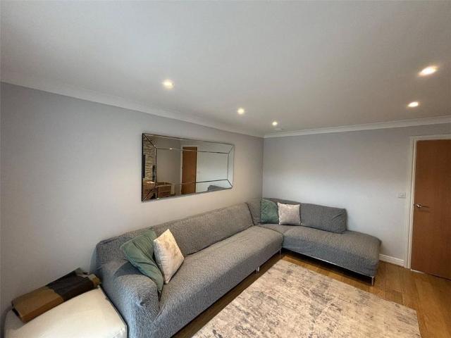 House for rent in Daws Hill, Cressex