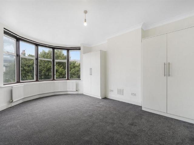 House for rent in Brondesbury Park, Greater London