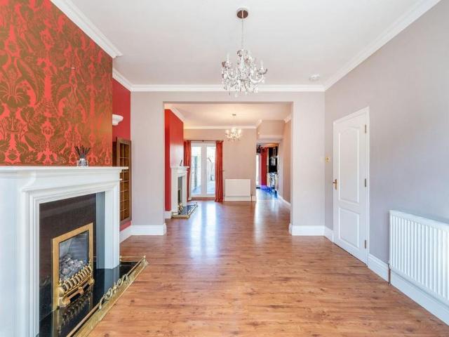 House for rent in Royal Borough of Kingston upon Thames, Greater London