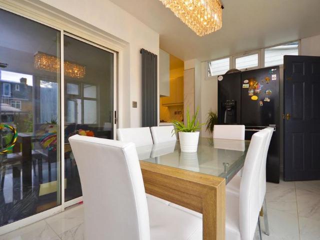 House for rent in Thames View, Greater London