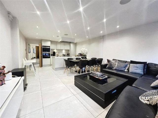 House for rent in Bushey Heath, Hertfordshire