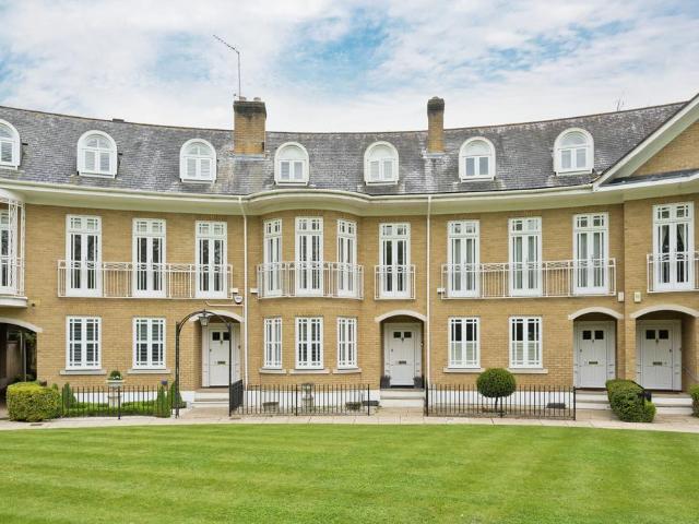 House for rent in Blackhills, Surrey