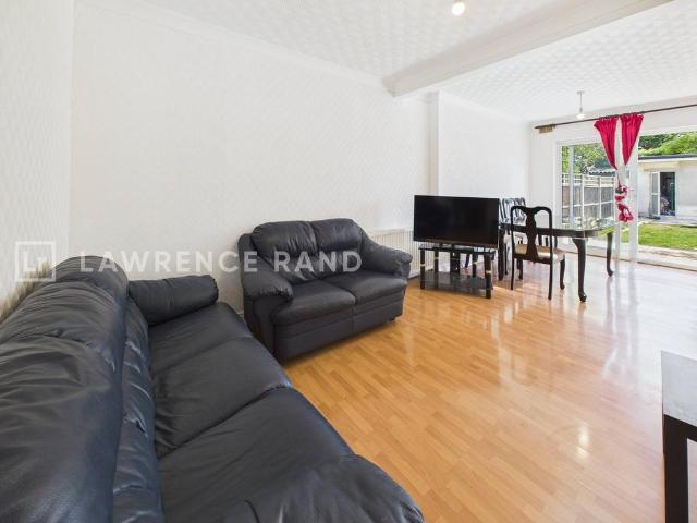 House for rent in London Borough of Ealing, Perivale