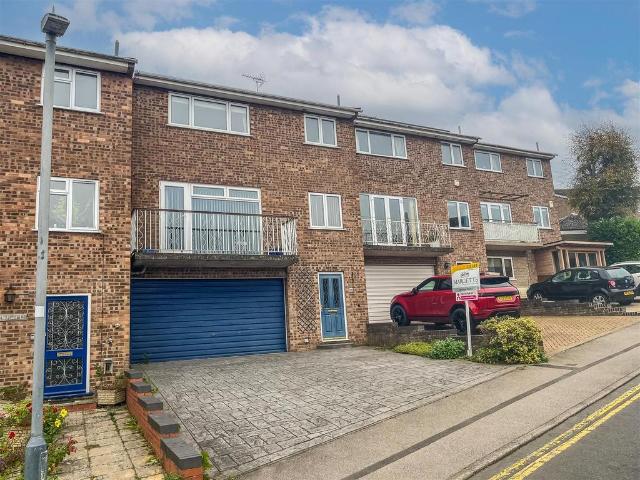 House for rent in Woodloes Park, Green Close