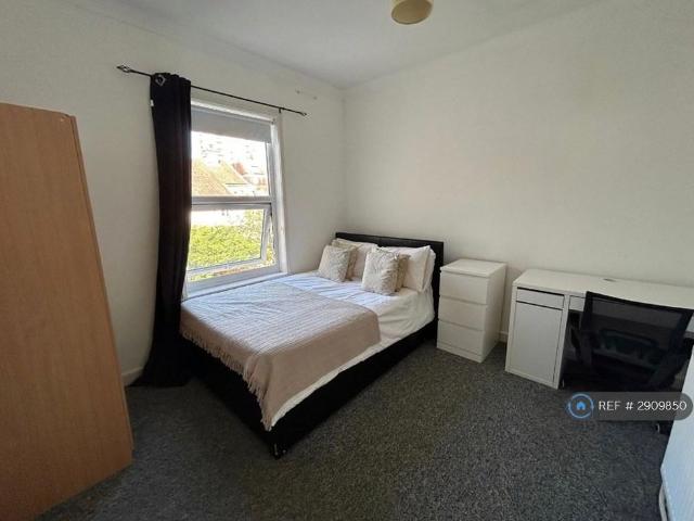 House for rent in Holywell, The Slade