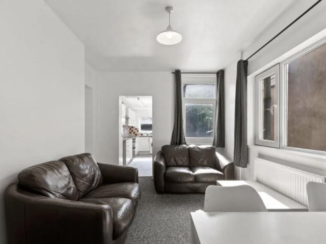 House for rent in Nangreaves, Wales