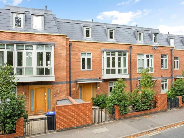 House for rent in Blackhills, Surrey