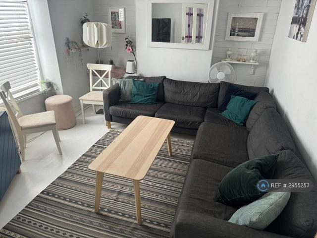 House for rent in Falcon Lodge, Wales