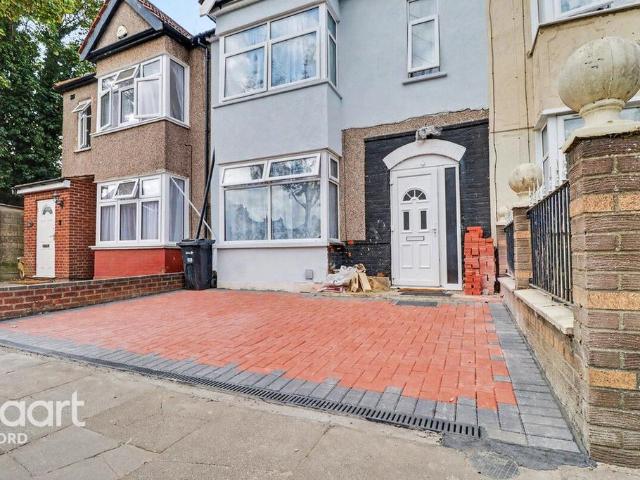 House for rent in Newbury Park, Greater London