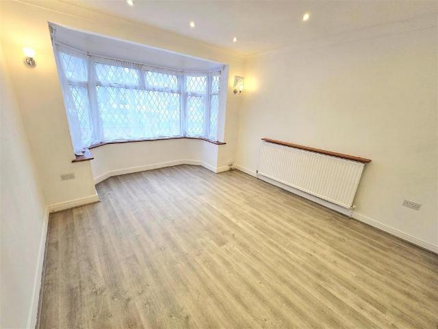 House for rent in London Borough of Ealing, Greater London