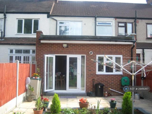 House for rent in Newbury Park, Greater London