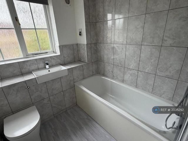 House for rent in Ripley Springs, Runnymede