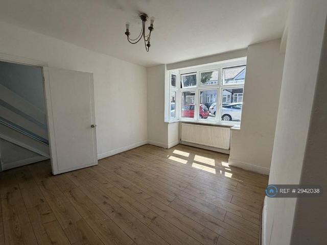 House for rent in London Borough of Ealing, Greenford