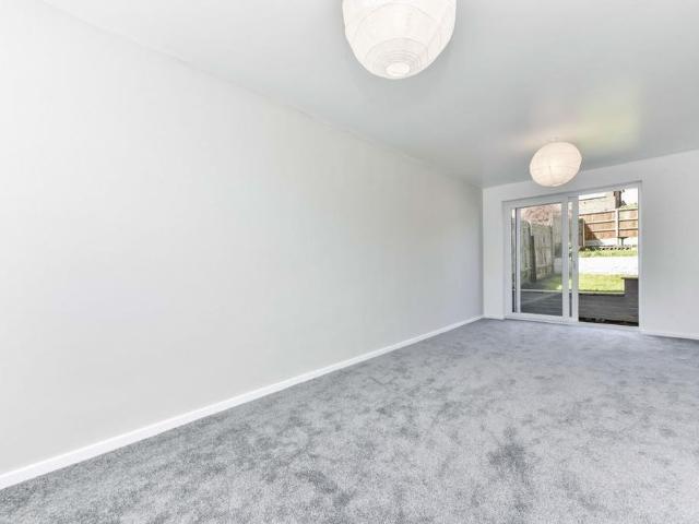 House for rent in Albany Park, Greater London
