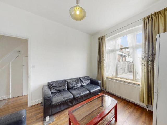 House for rent in Furzedown, Greater London
