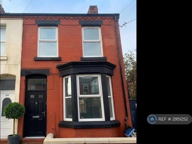 House for rent in Elm Park, Calderstones