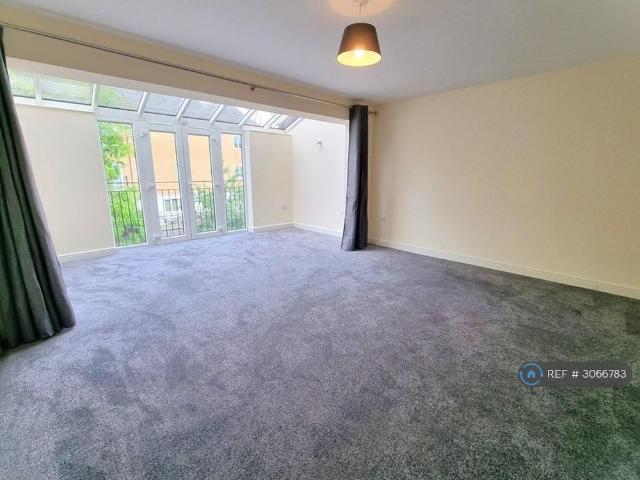 House for rent in London Borough of Southwark, Greater London