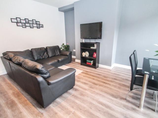 House for rent in Hyde Park, Leeds
