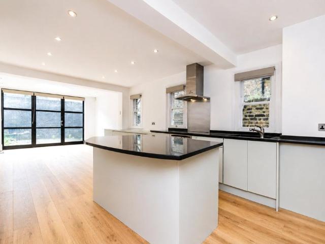 House for rent in Fulham, Sands End