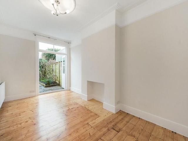 House for rent in Earlsfield, Greater London