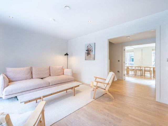 House for rent in London Borough of Newham, Greater London