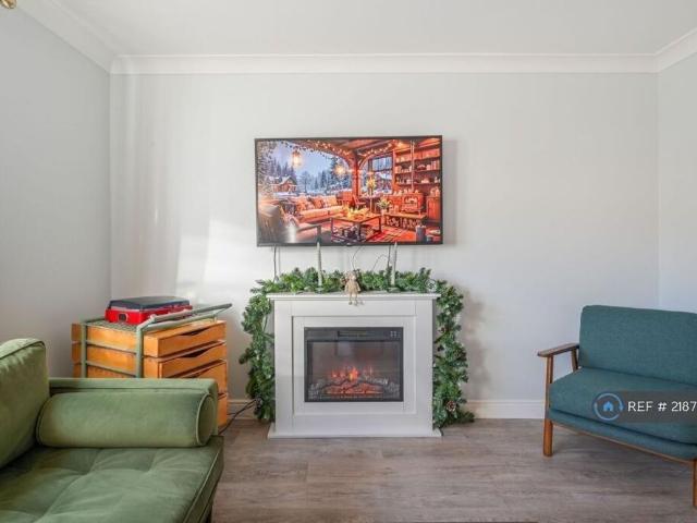House for rent in London Borough of Tower Hamlets, Greater London