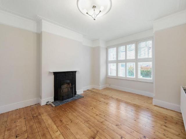 House for rent in Earlsfield, Greater London