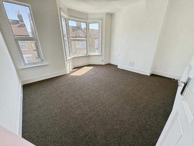House for rent in Southend City Centre Neighbourhood, Alton Barnes