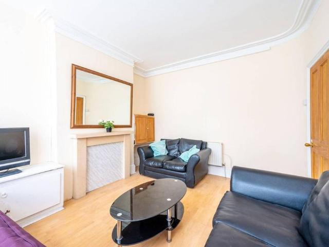 House for rent in London Borough of Merton, South Wimbledon