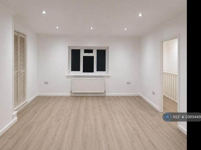 House for rent in Thames View, Greater London