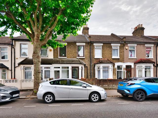 House for rent in Plashet, Greater London