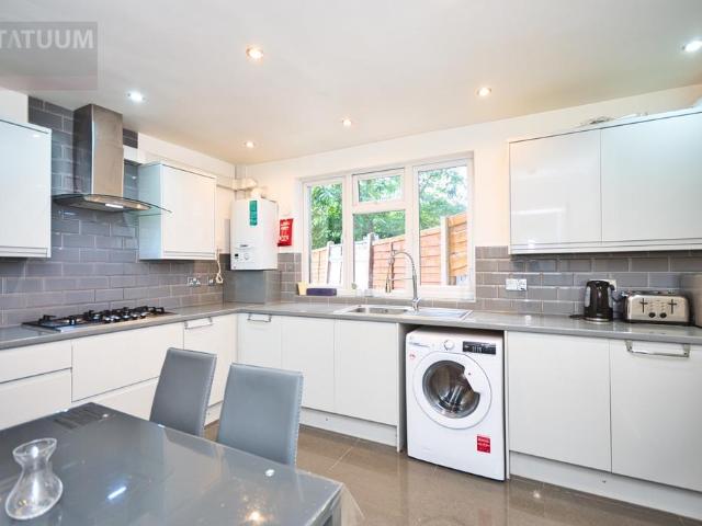 House for rent in Lanfranc Estate, Mile End