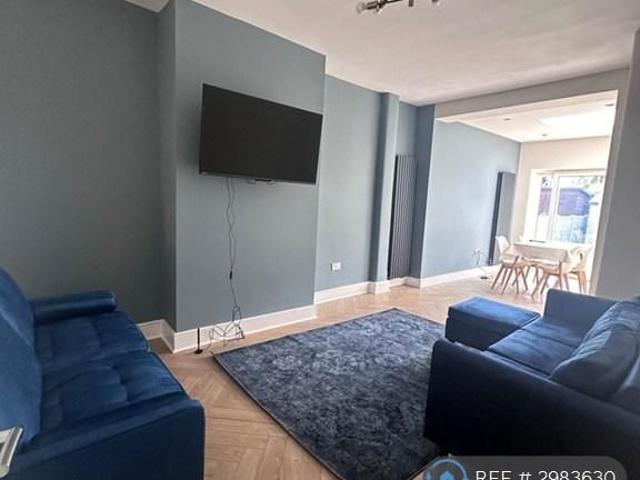 House for rent in Seven Kings, Greater London